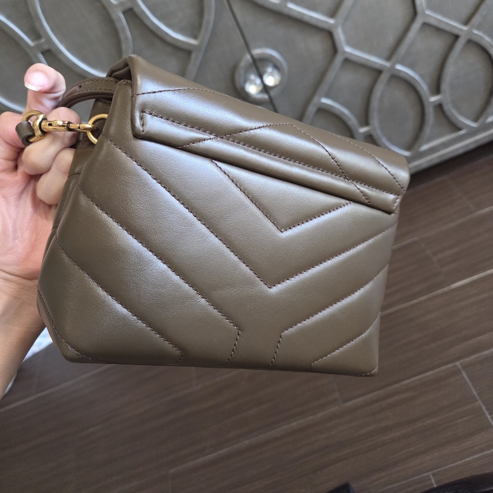 Saint Laurent Calfskin Y Quilted Monogram Toy Loulou Crossbody Bag Soil Brown - Picture 3 of 6